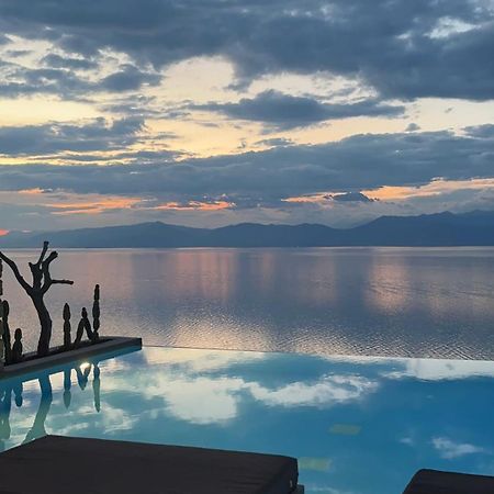 ​Le Grand Bleu Resort Derveni Esterno foto
