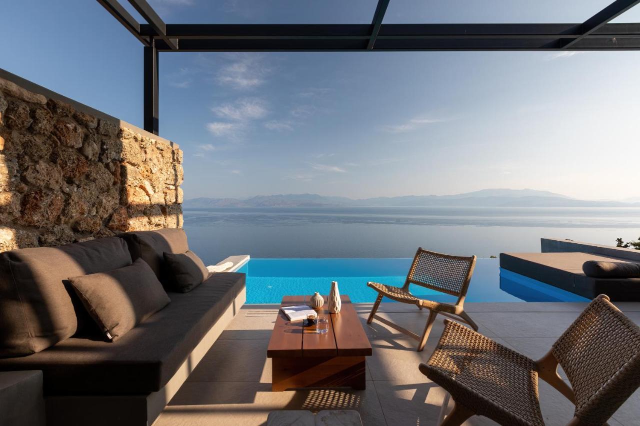 ​Le Grand Bleu Resort Derveni Esterno foto