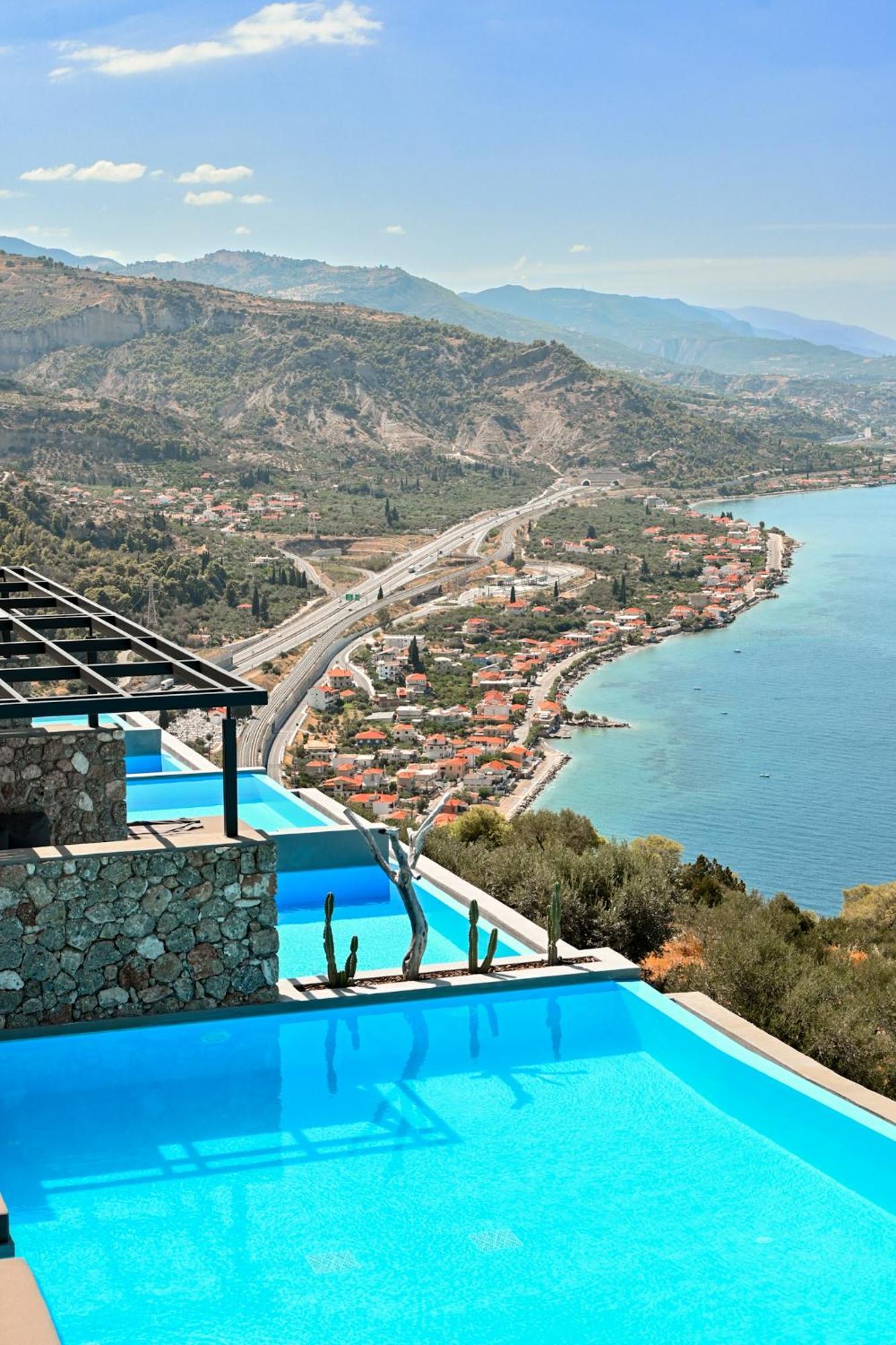 ​Le Grand Bleu Resort Derveni Esterno foto