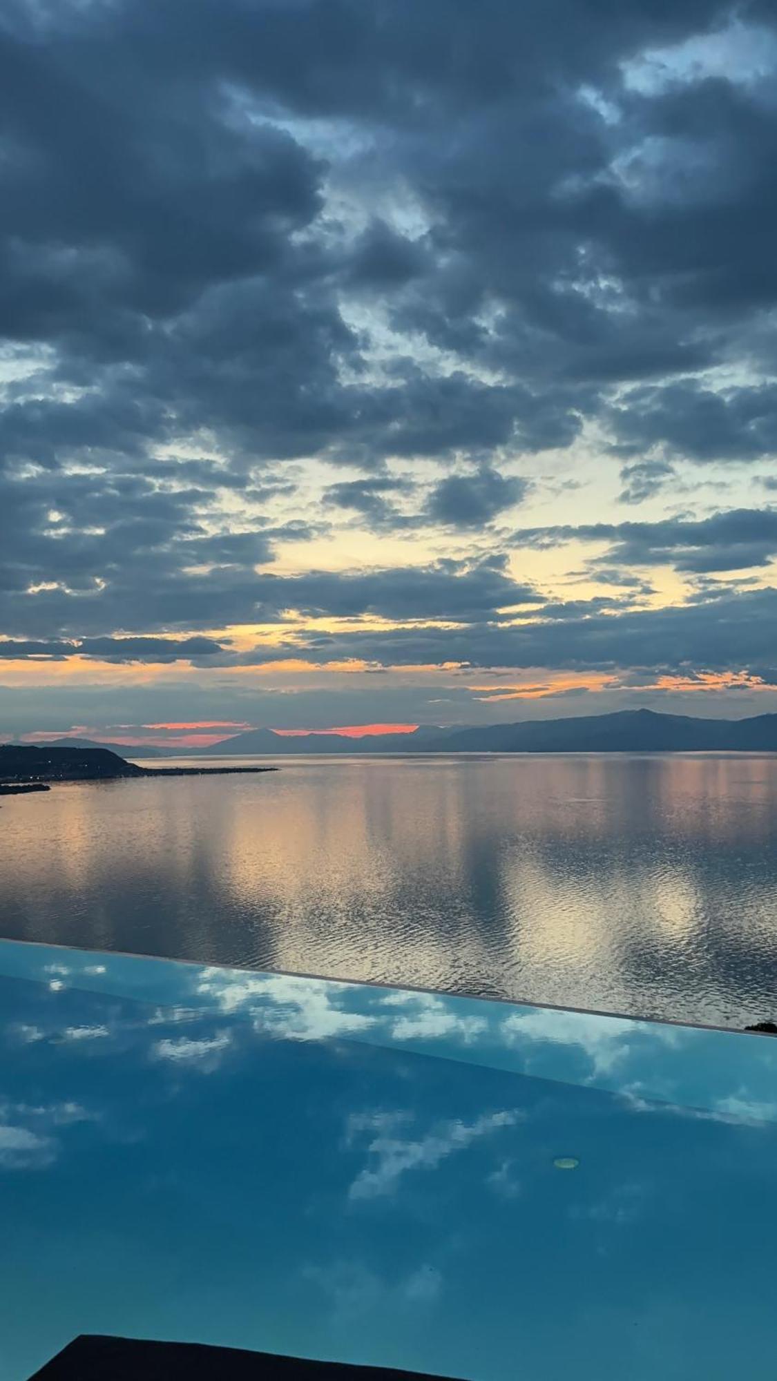 ​Le Grand Bleu Resort Derveni Esterno foto